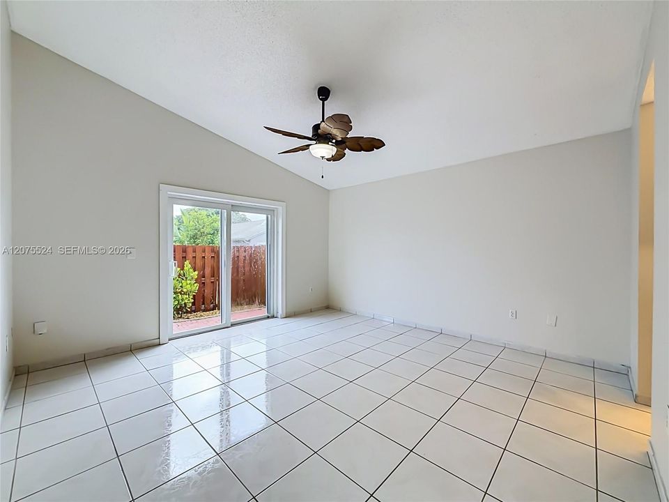 For Rent: $3,000 (2 beds, 2 baths, 1178 Square Feet)