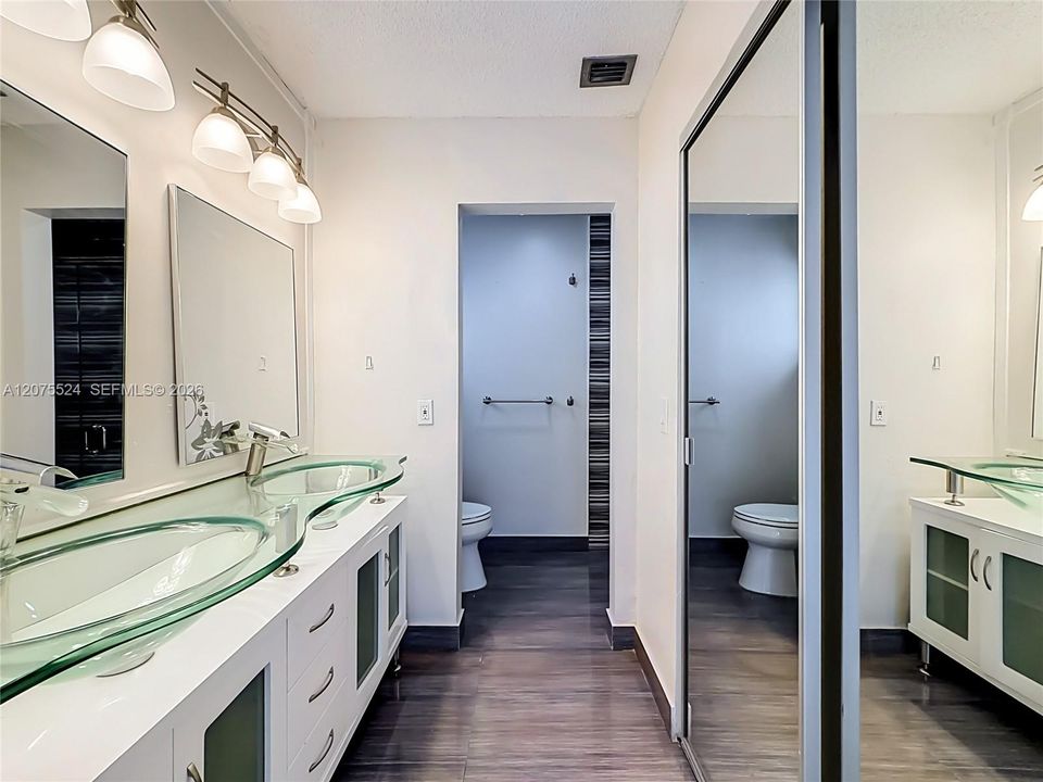 For Rent: $3,000 (2 beds, 2 baths, 1178 Square Feet)