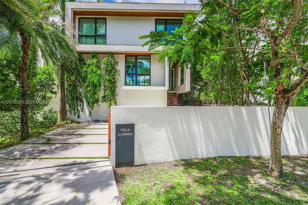 En Venta: $4,250,000 (3 camas, 2 baños, 2022 Pies cuadrados)