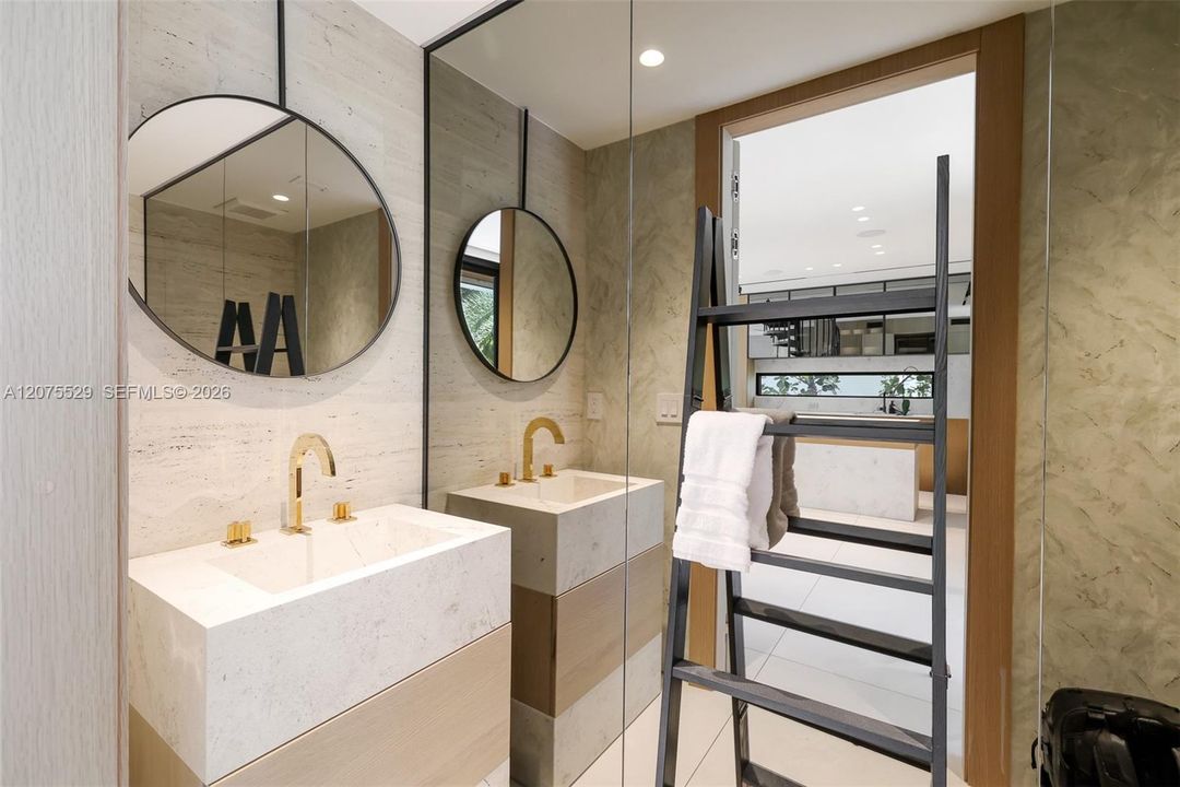 En Venta: $4,250,000 (3 camas, 2 baños, 2022 Pies cuadrados)