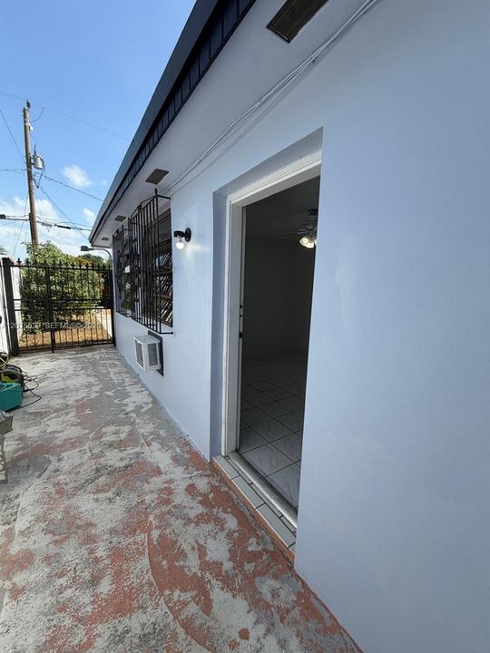 В аренду: $1,750 (1 спален, 1 ванн, 400 Квадратных фут)