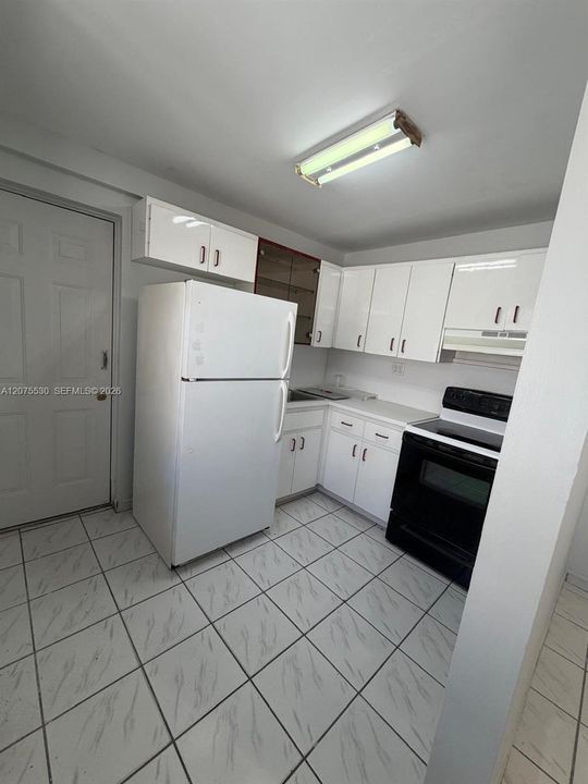 В аренду: $1,750 (1 спален, 1 ванн, 400 Квадратных фут)