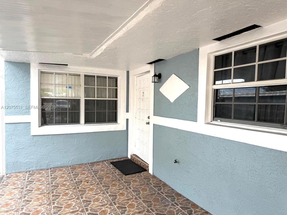 For Rent: $2,700 (2 beds, 2 baths, 2086 Square Feet)