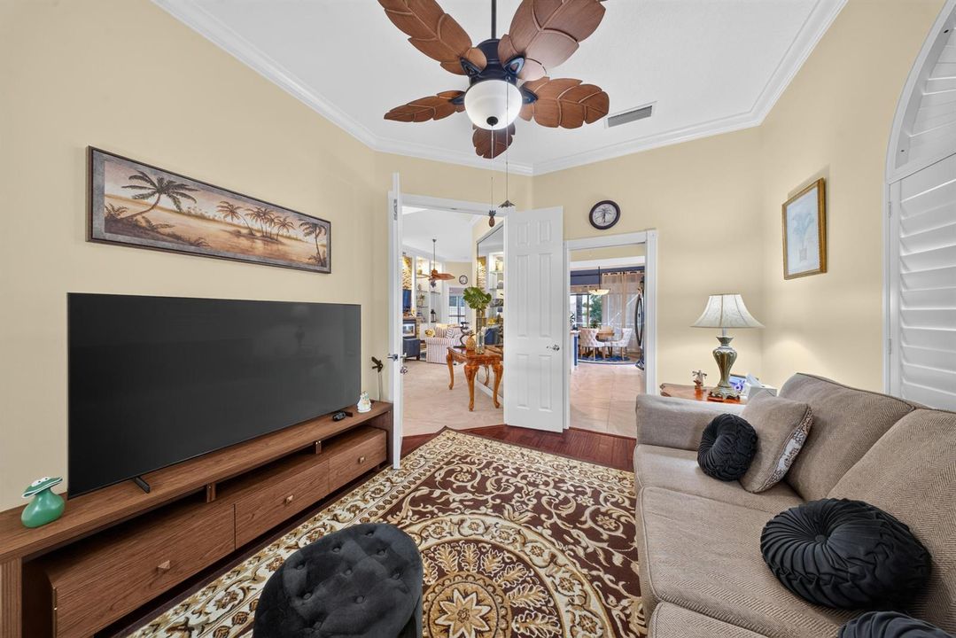 Den/Bonus Room