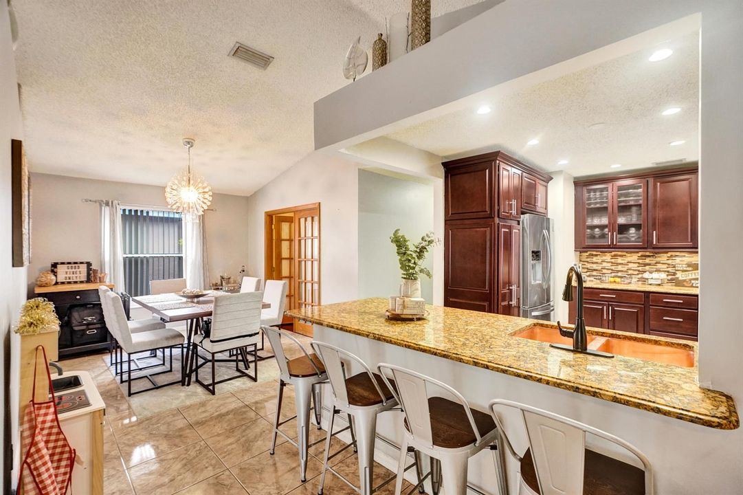 Kitchen/Dining area