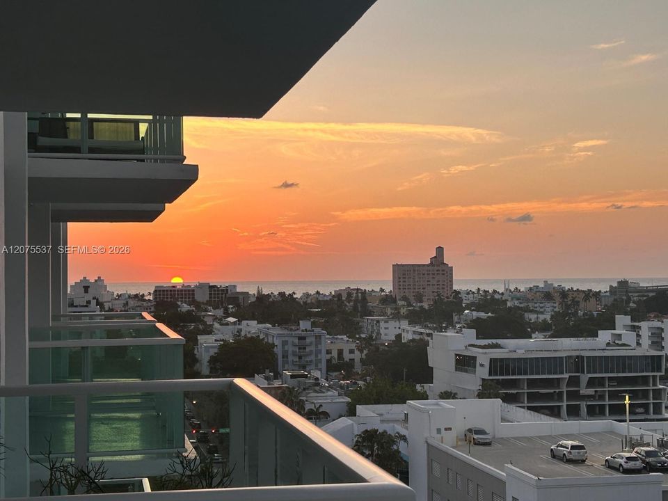 For Rent: $3,750 (1 beds, 1 baths, 852 Square Feet)
