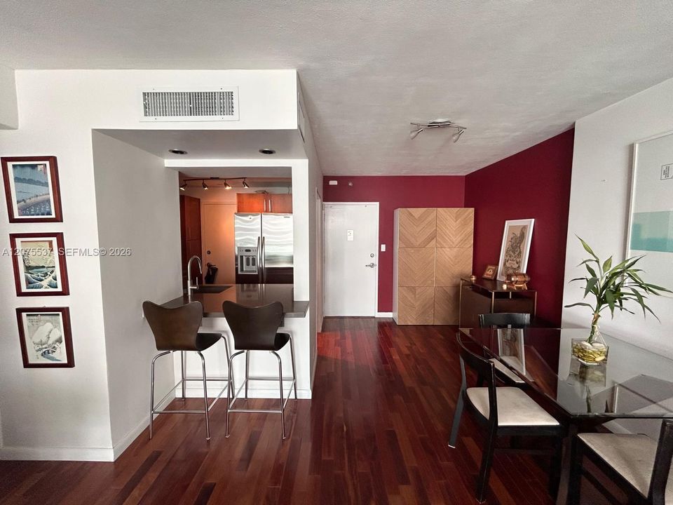 For Rent: $3,750 (1 beds, 1 baths, 852 Square Feet)
