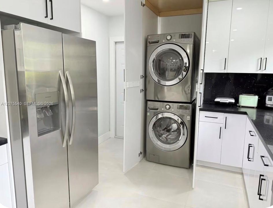 For Rent: $4,950 (3 beds, 2 baths, 0 Square Feet)