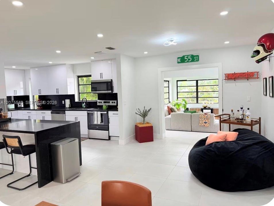For Rent: $4,950 (3 beds, 2 baths, 0 Square Feet)