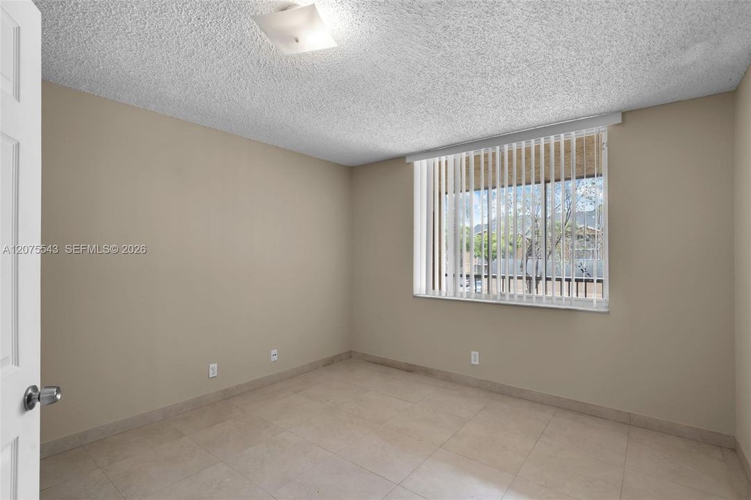 В аренду: $2,250 (3 спален, 2 ванн, 1170 Квадратных фут)