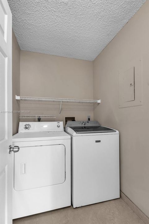 В аренду: $2,250 (3 спален, 2 ванн, 1170 Квадратных фут)
