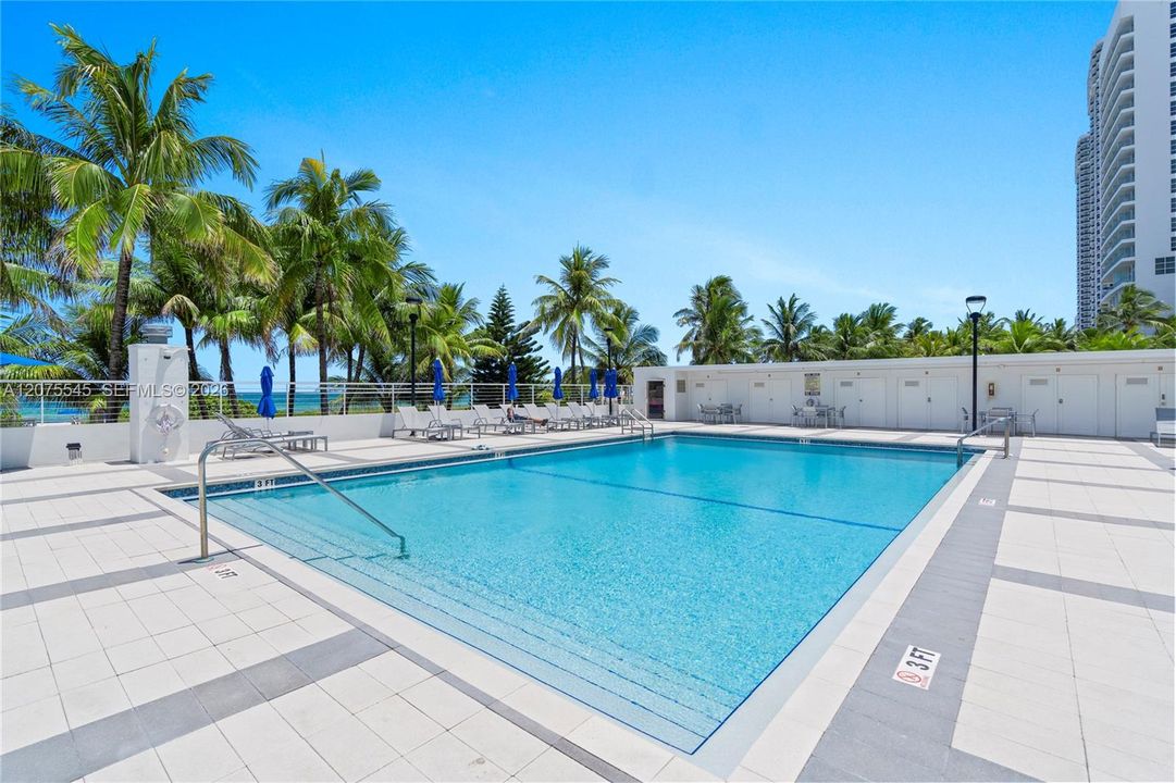 En Venta: $899,000 (2 camas, 2 baños, 1730 Pies cuadrados)