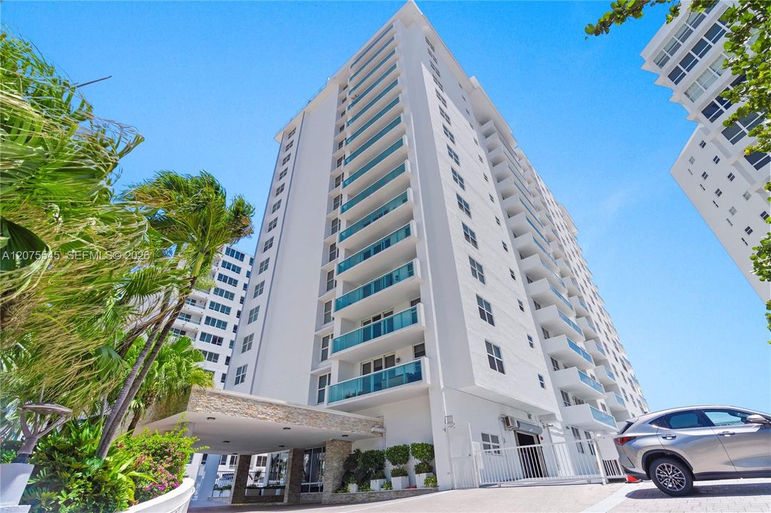 En Venta: $899,000 (2 camas, 2 baños, 1730 Pies cuadrados)