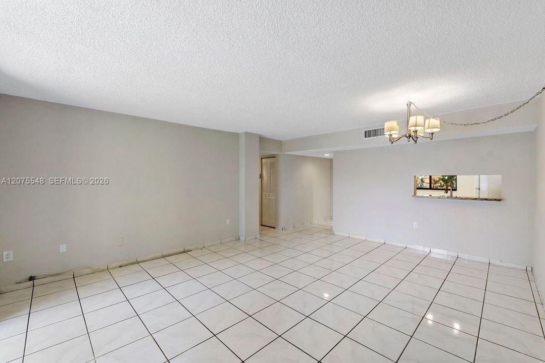 En Venta: $235,000 (2 camas, 2 baños, 965 Pies cuadrados)