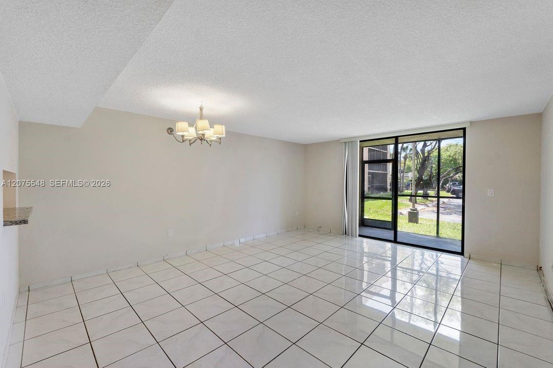 En Venta: $235,000 (2 camas, 2 baños, 965 Pies cuadrados)