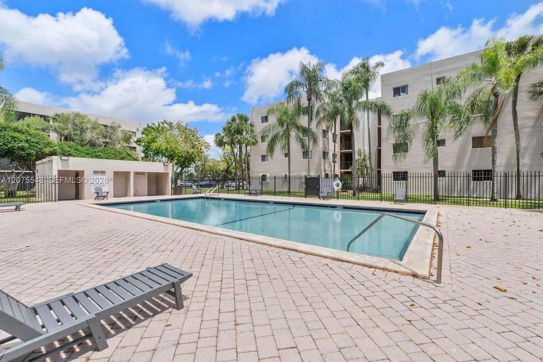 En Venta: $235,000 (2 camas, 2 baños, 965 Pies cuadrados)