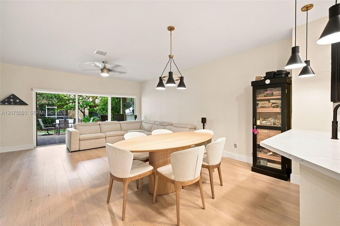 For Rent: $2,900 (2 beds, 2 baths, 1338 Square Feet)