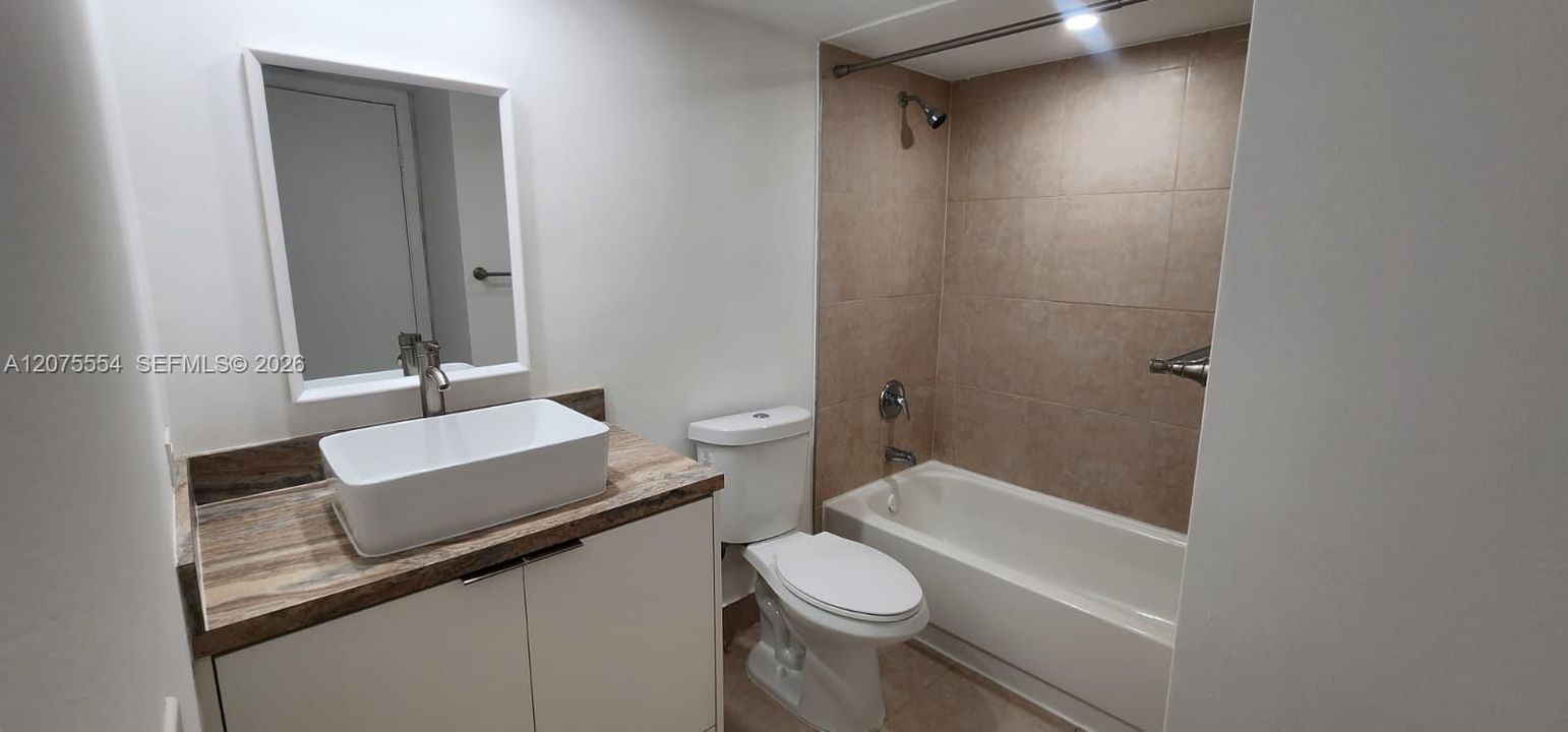 En Renta: $2,375 (2 camas, 2 baños, 992 Pies cuadrados)