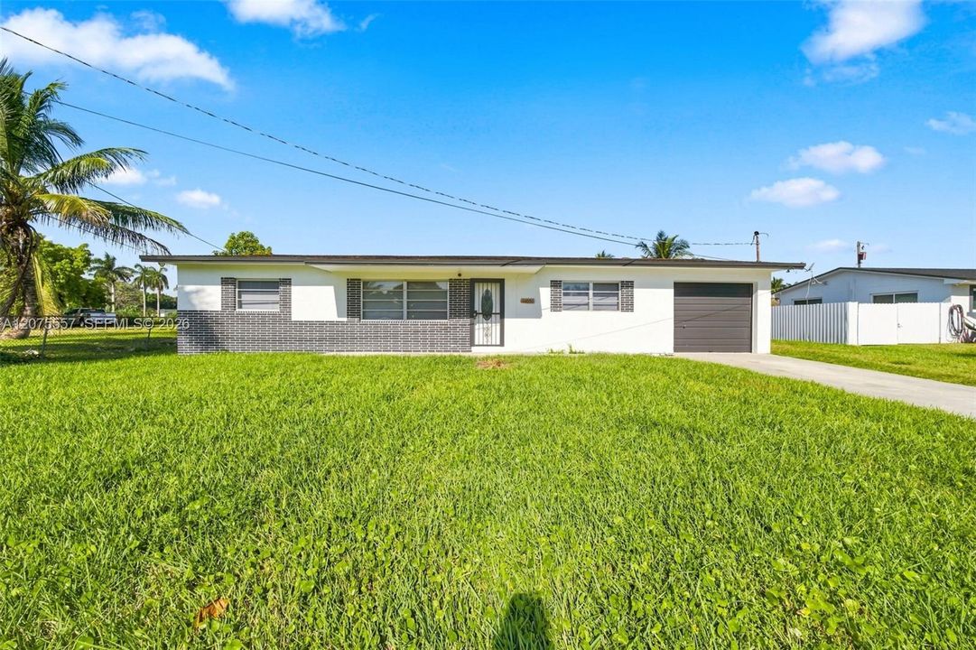 For Rent: $3,400 (3 beds, 2 baths, 1440 Square Feet)
