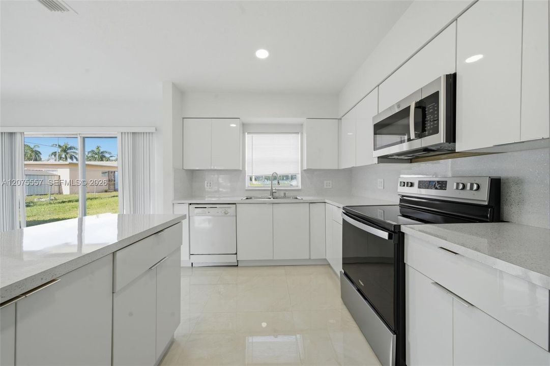 For Rent: $3,400 (3 beds, 2 baths, 1440 Square Feet)