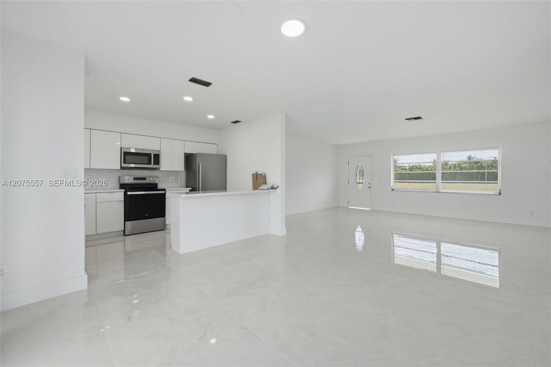 For Rent: $3,400 (3 beds, 2 baths, 1440 Square Feet)