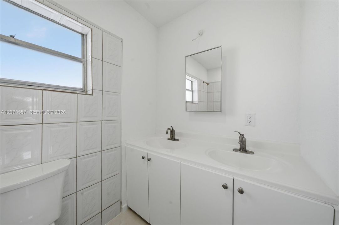 For Rent: $3,400 (3 beds, 2 baths, 1440 Square Feet)