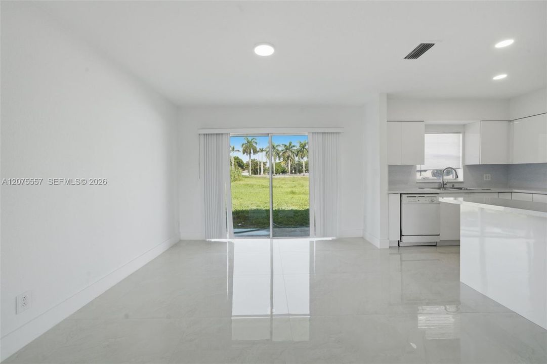 For Rent: $3,400 (3 beds, 2 baths, 1440 Square Feet)