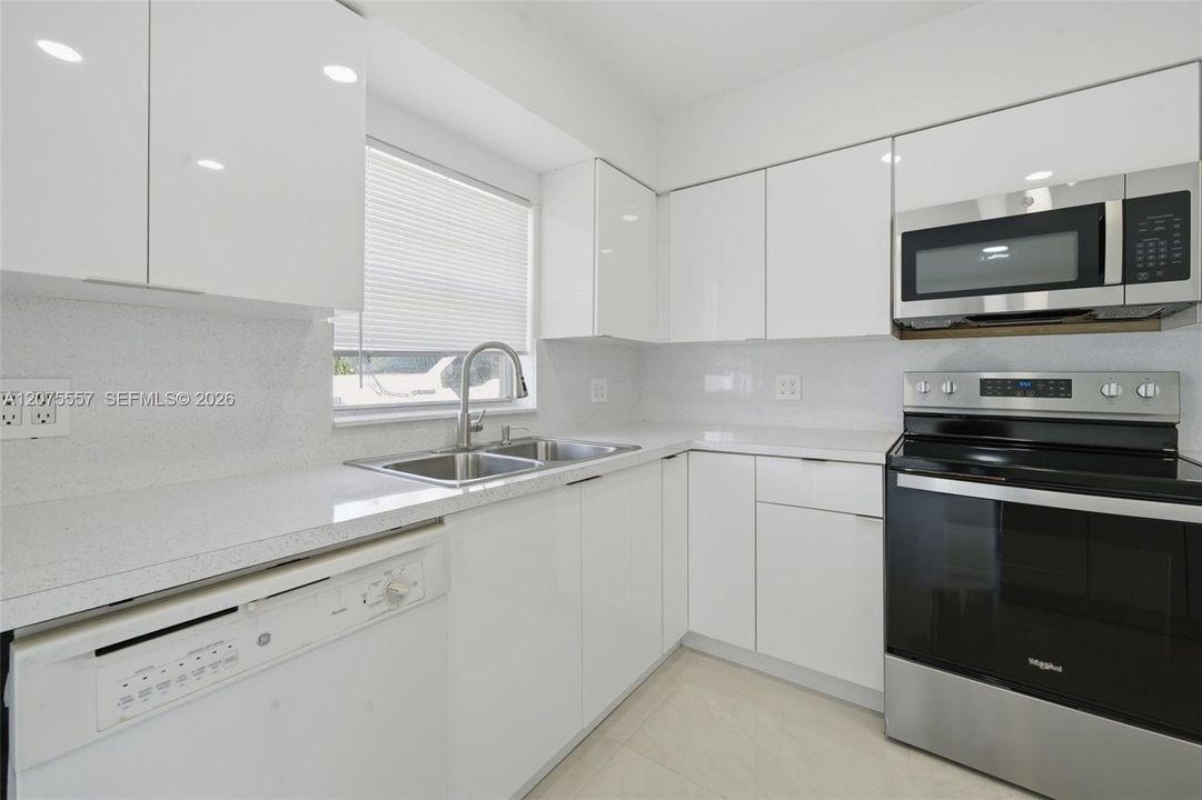 For Rent: $3,400 (3 beds, 2 baths, 1440 Square Feet)