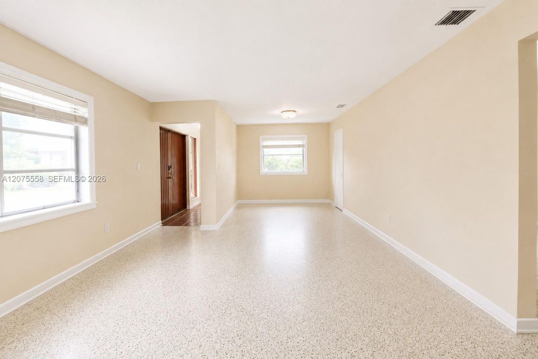 На продажу: $699,000 (3 спален, 2 ванн, 1816 Квадратных фут)