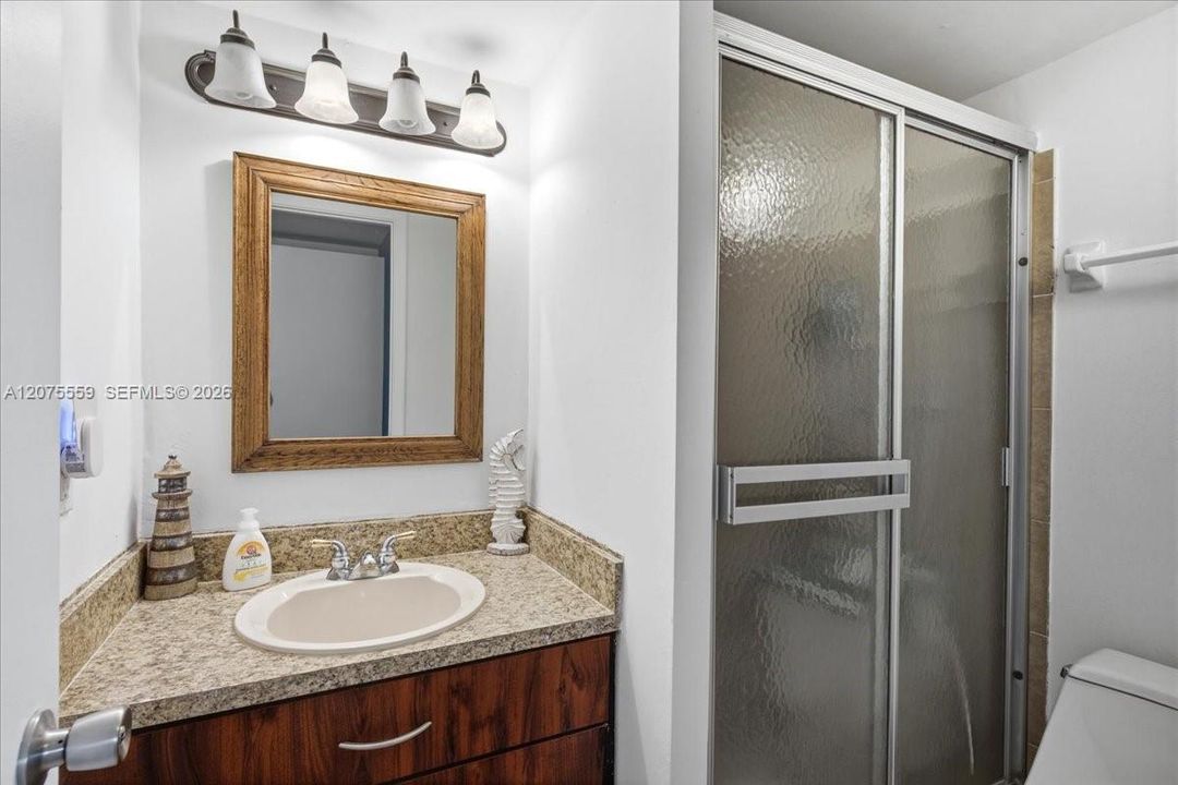 En Venta: $309,000 (2 camas, 2 baños, 854 Pies cuadrados)
