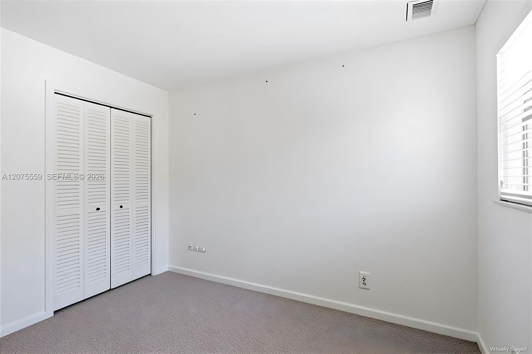 En Venta: $309,000 (2 camas, 2 baños, 854 Pies cuadrados)