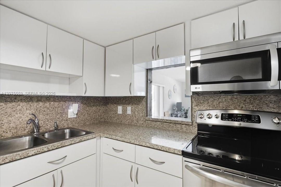 En Venta: $309,000 (2 camas, 2 baños, 854 Pies cuadrados)