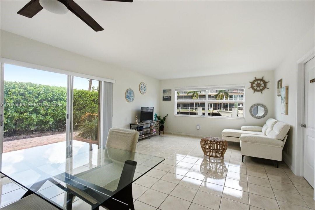En Venta: $309,000 (2 camas, 2 baños, 854 Pies cuadrados)