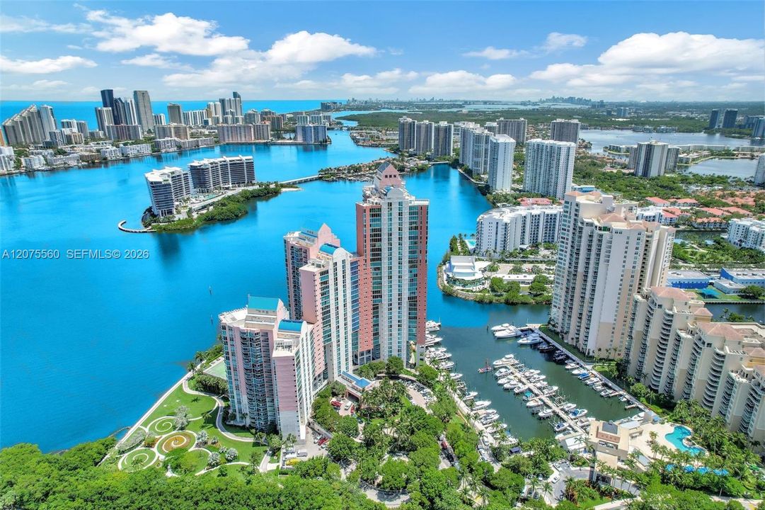待售: $899,000 (2 贝兹, 2 浴室, 1660 平方英尺)