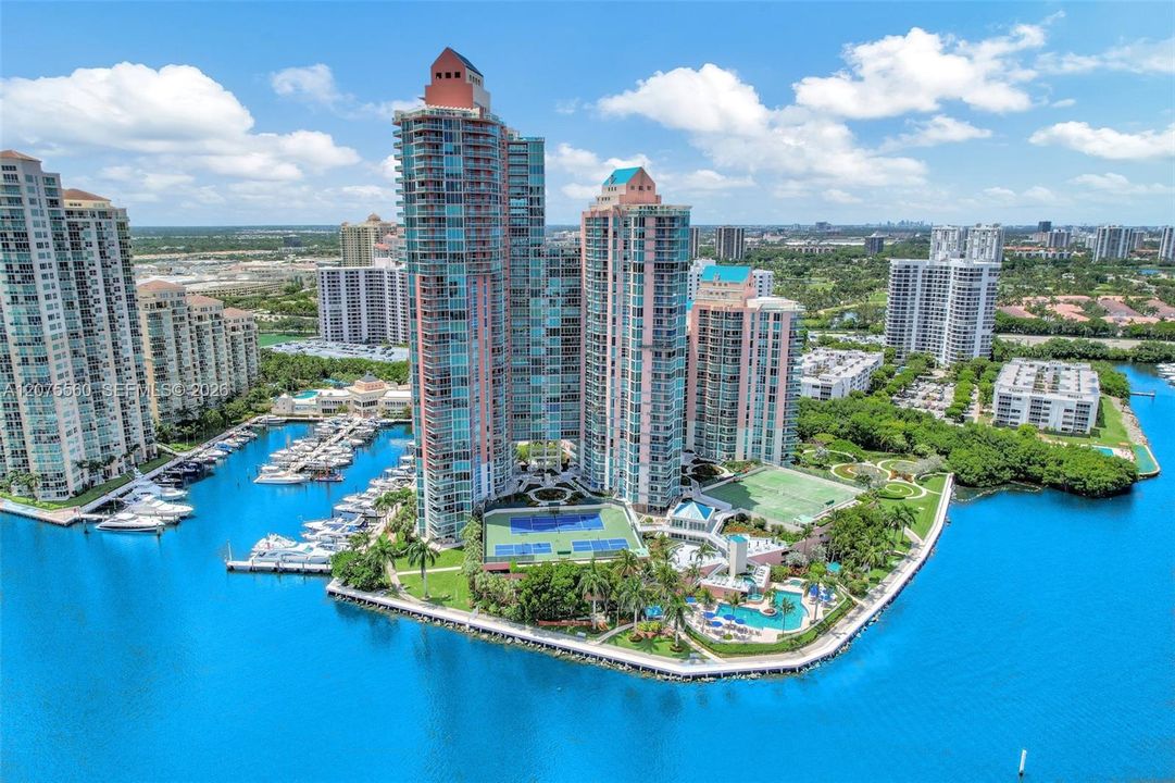 待售: $899,000 (2 贝兹, 2 浴室, 1660 平方英尺)
