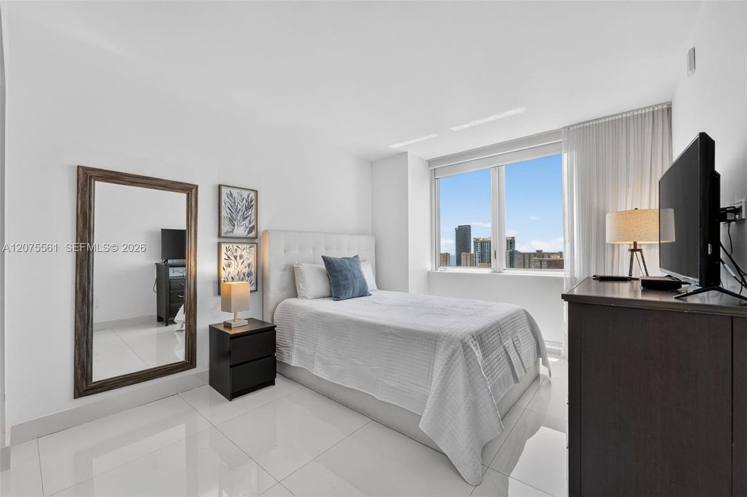 For Rent: $6,500 (3 beds, 3 baths, 1737 Square Feet)