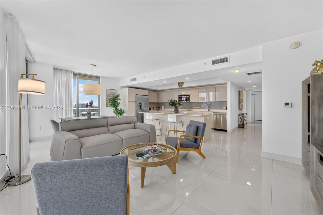 For Rent: $6,500 (3 beds, 3 baths, 1737 Square Feet)
