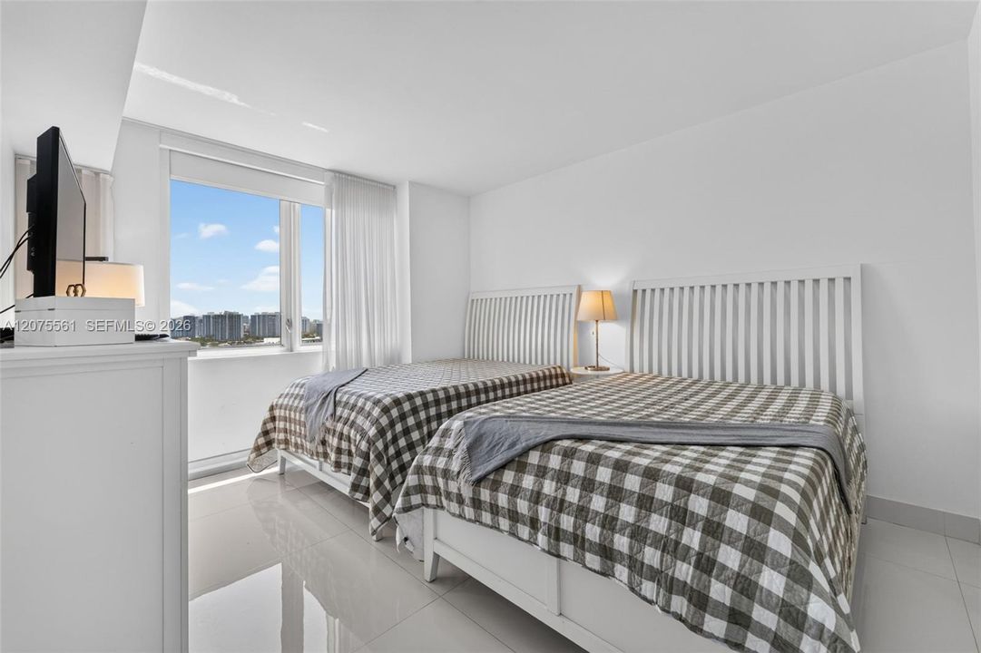 For Rent: $6,500 (3 beds, 3 baths, 1737 Square Feet)