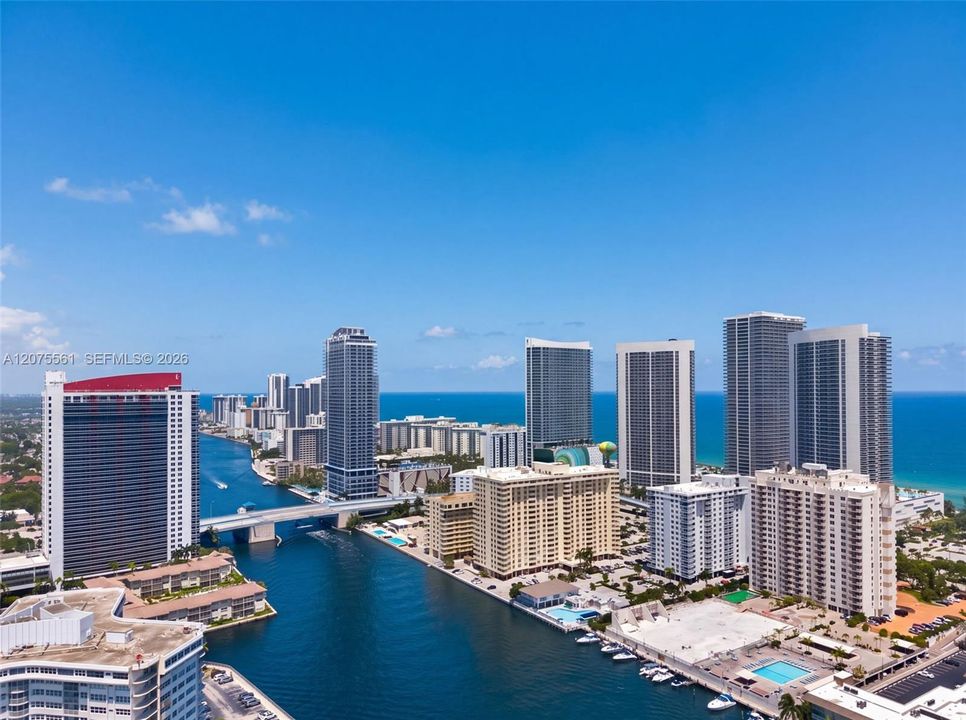 For Rent: $6,500 (3 beds, 3 baths, 1737 Square Feet)