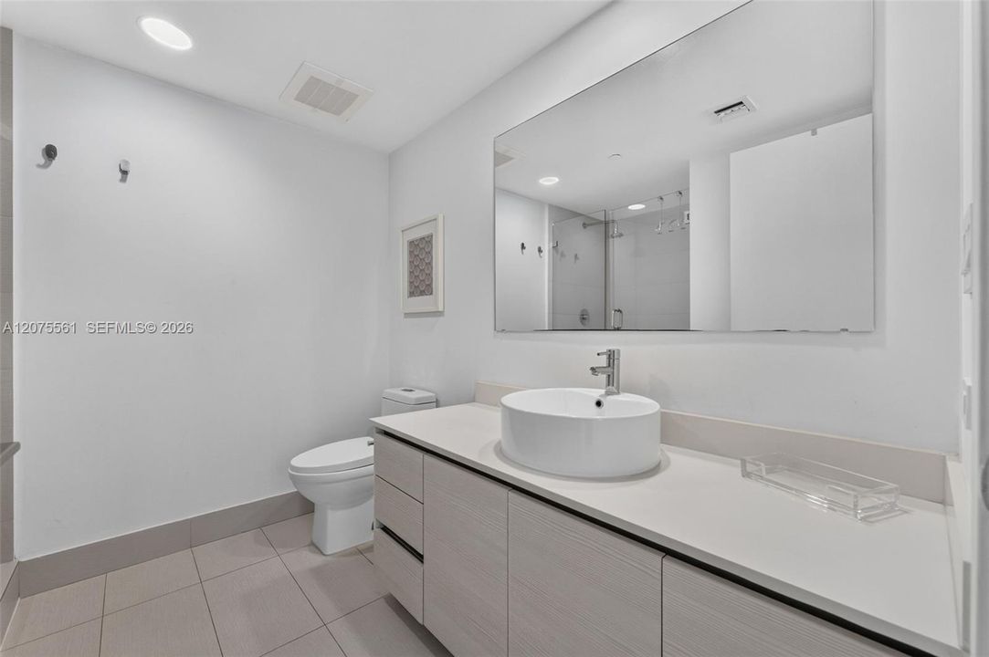 For Rent: $6,500 (3 beds, 3 baths, 1737 Square Feet)