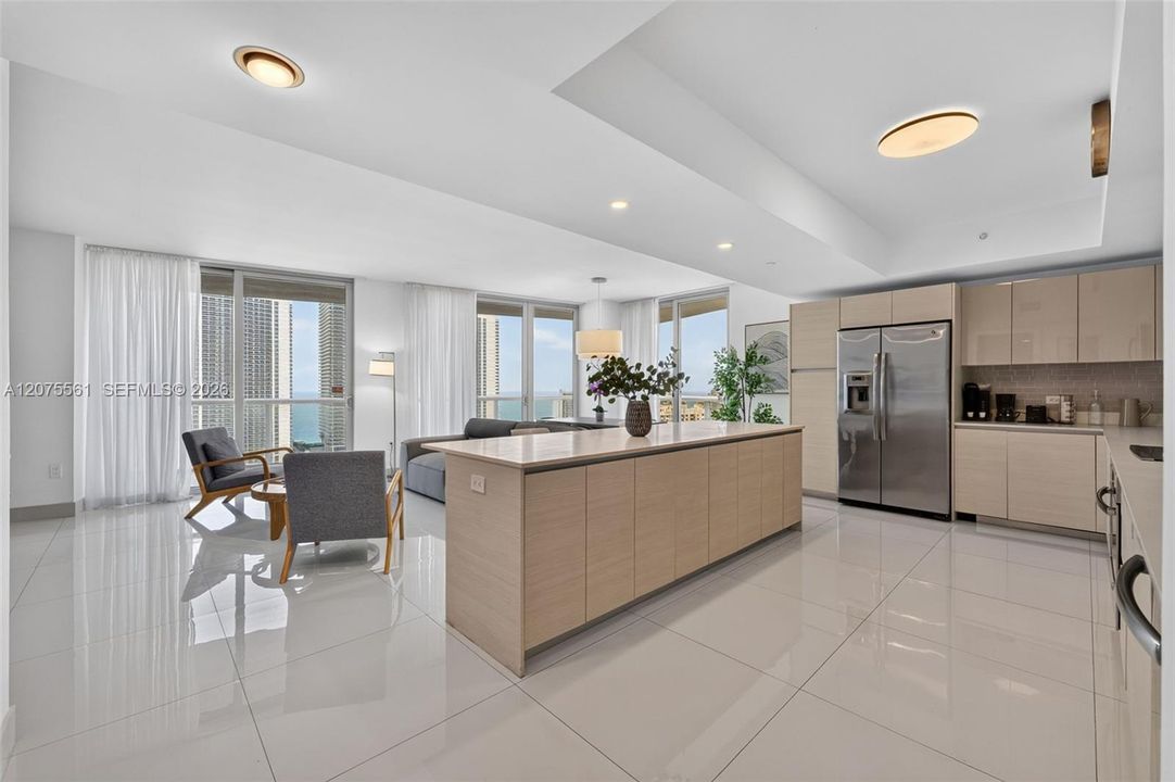 For Rent: $6,500 (3 beds, 3 baths, 1737 Square Feet)
