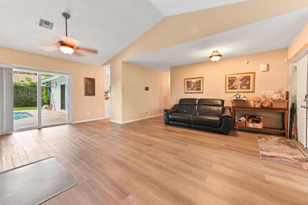 08 living room 06