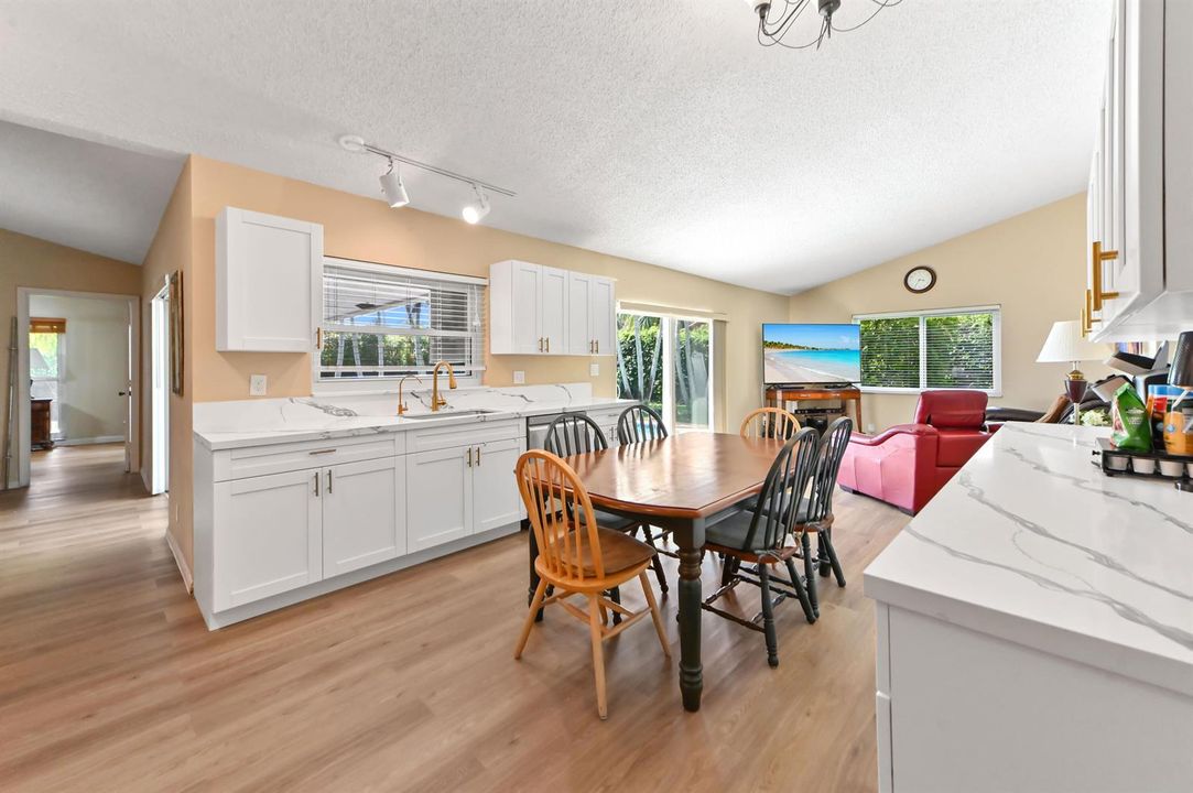 09 kitchen 01