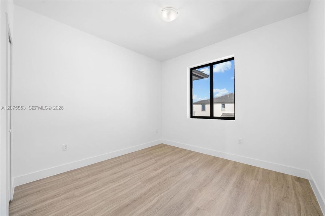 En Renta: $2,750 (3 camas, 2 baños, 1558 Pies cuadrados)