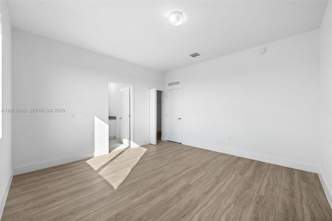 En Renta: $2,750 (3 camas, 2 baños, 1558 Pies cuadrados)