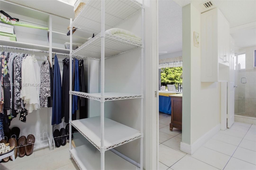 For Sale: $325,000 (2 beds, 2 baths, 1147 Square Feet)