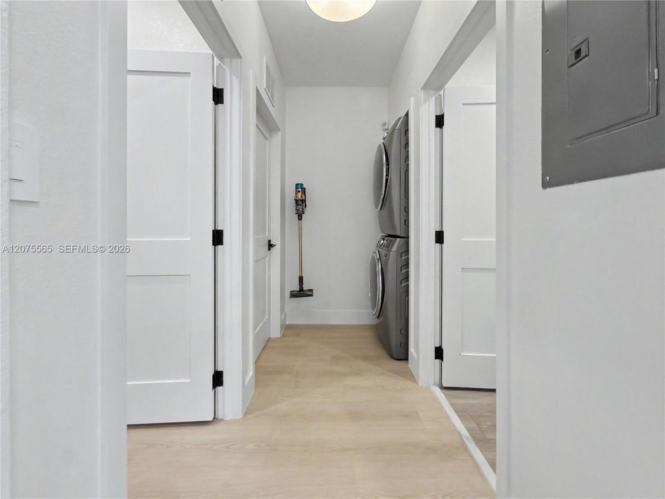 For Sale: $399,999 (3 beds, 2 baths, 1235 Square Feet)