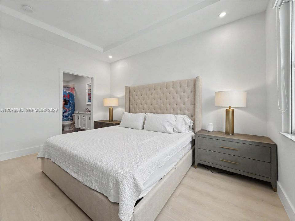For Sale: $399,999 (3 beds, 2 baths, 1235 Square Feet)