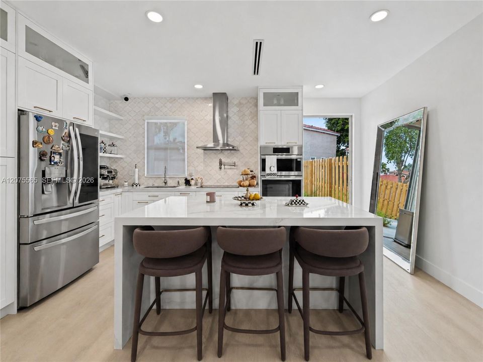 For Sale: $399,999 (3 beds, 2 baths, 1235 Square Feet)