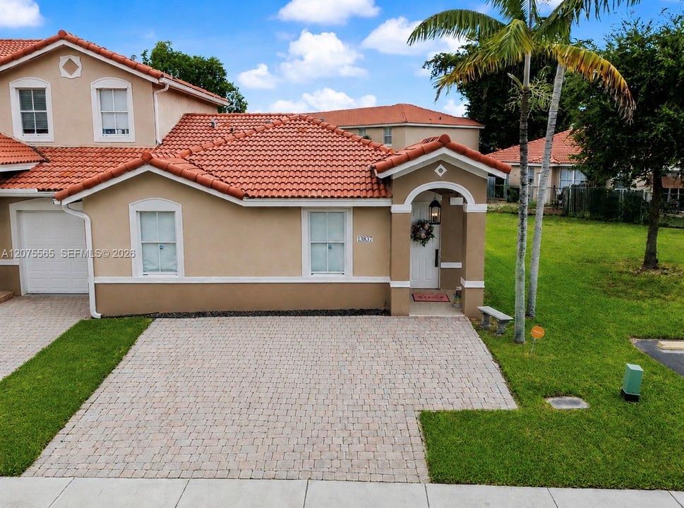 For Sale: $399,999 (3 beds, 2 baths, 1235 Square Feet)